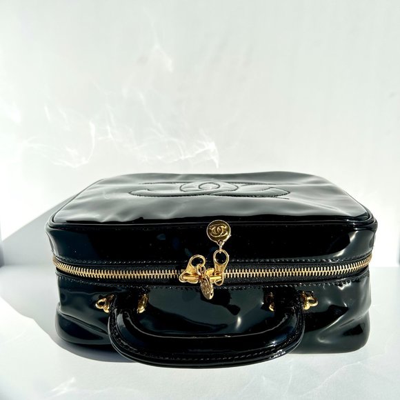 Chanel Timeless Zip Around Vanity Shoulder Bag - Picture 5 of 16